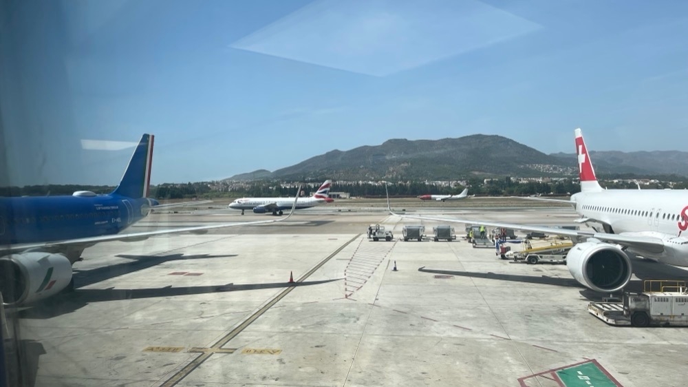 Fyra olika flygbolag p&aring; M&aacute;laga flygplats en dag i juli 2026.