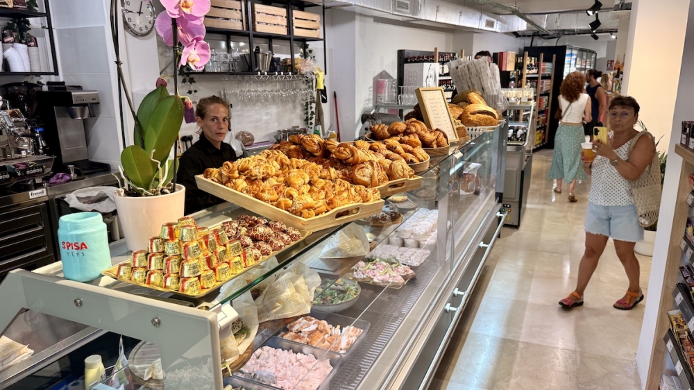 Spisa Foodmarkets tredje deli invigdes igår, den 14 augusti, vid kyrktorget i Fuengirola. Deras koncept med nordisk mataffär och delikatessdisk fortsätter att expandera.