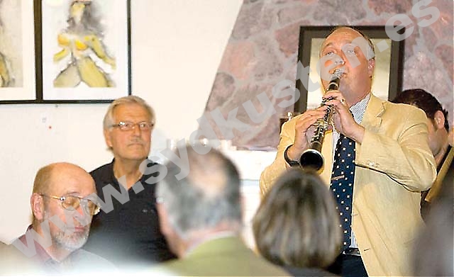Den finske klarinettisten Annti Sarpila höll en konsert med en spansk-finsk kvartett på Las Gemelas Café, i centrala Fuengirola. Foto: Las Gemelas