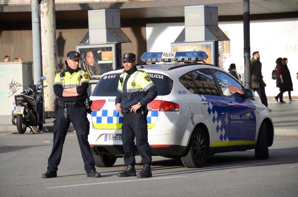 Polisiära punktinsatser och ett minskat mörkertal präglar inrikesministeriets kriminalstatistik för årets första halvår.