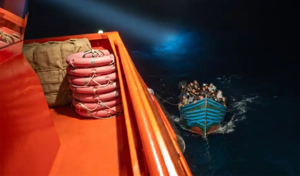 Samordnade båtavgångar över Atlanten och Medelhavet kan på kort tid skapa kraftiga toppar i belastningen på sjöräddningen. Foto: Salvamento Marítimo