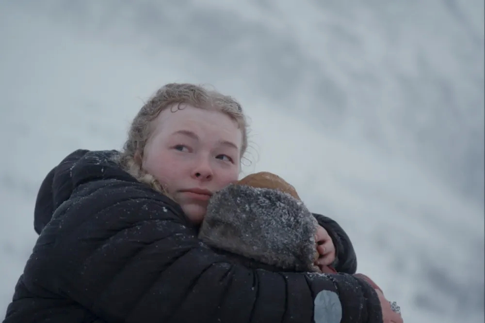 Amanda Kernells tredje långfilm <i>Gör hjärtat hårt</i> har belönats med en silversnäcka.
