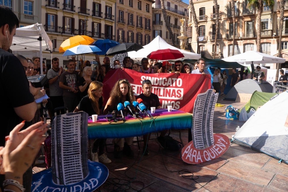Demonstranterna i Puerta del Sol är inte villiga att flytta på sig och protesttält har även uppförts i ett flertal andra spanska städer. Foto: Sindicato de Inquilinas e Inquilinos de Málaga