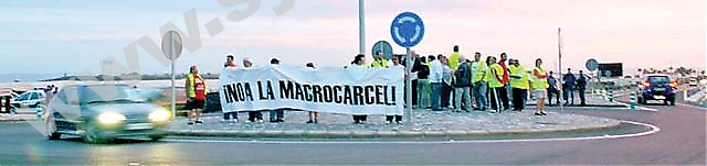 Ett nytt fängelse ska byggas i Maspalomas på Gran Canaria vilket har lett till protester från de boende i området som menar att projektet är skadligt både för miljön och turismen.