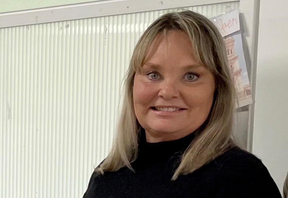 Styrelsen för skolan bekräftar i en kommuniké att den beslutat att säga upp Maria Eneqvist.