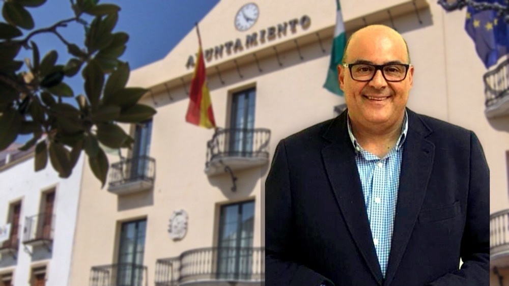 Över tusen invånare har demonstrerat i Vélez-Málaga mot den nya sophämtningsavgiften.