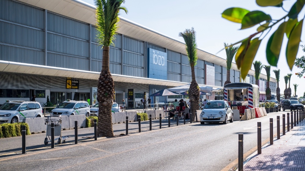 En kvinna stoppades på Ibizas flygplats med ett armbandsur värt 450.000 euro i bagaget. Foto: amoklv/depositphotos.com