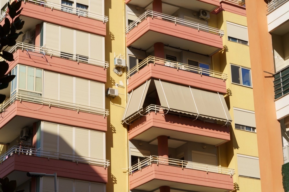 Bostadsbyggandet har inte hållit jämna steg med antalet nya hushåll och en snabbt växande efterfrågan.