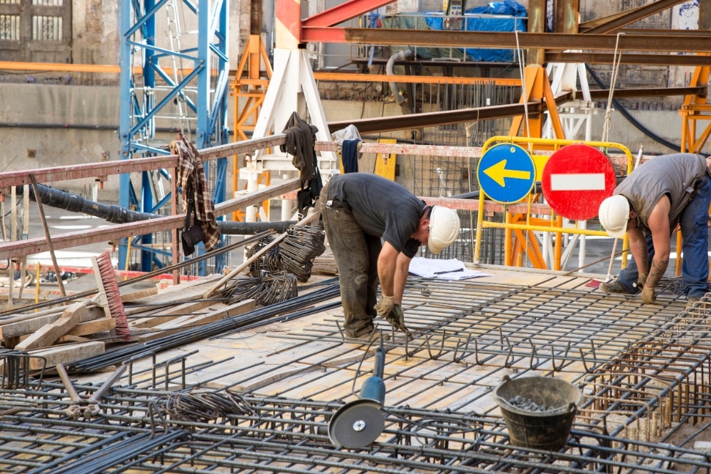 Enligt arbetsministeriet dog 120 byggnadsarbetare under arbetstid mellan januari och augusti, en tredjedel av samtliga som omkom på jobbet. Foto: J2R/depositphotos.com