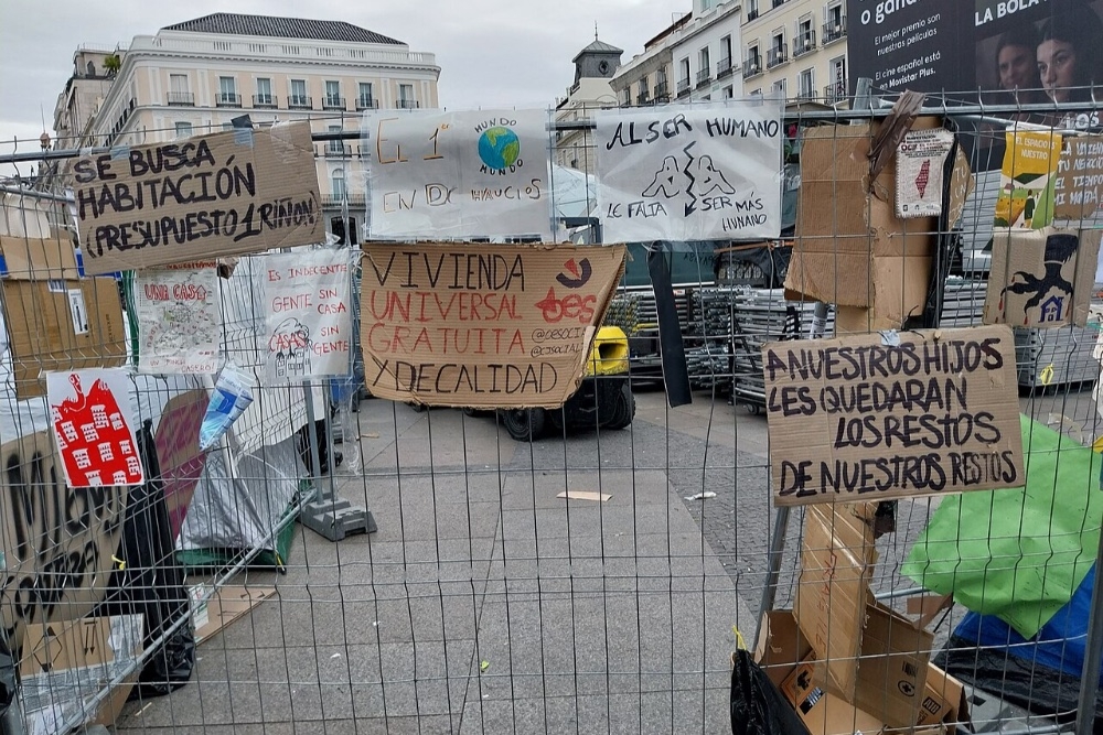 Aktivisterna på Puerta del Sol vill i stället lägga sina krafter på generalstrejken den 11 november. Foto: Zarateman/Wikimedia Commons (CC0)