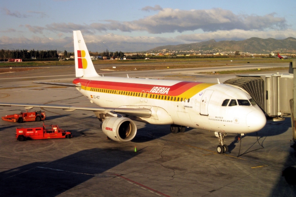 Flygbolaget Iberia har satt ett pristak p&aring; 99 euro f&ouml;r resor mellan Andalusien och Madrid fram till den 8 november. Foto: arenaphotouk/depositphotos.com