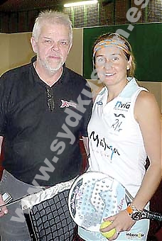 Världsmästarinnan i paddle 2000 och 2006, Carolina Navarro Björk, åkte i december till Båstad för att inviga Skandinaviens enda paddlebana. Initiativtagaren Tommy Andersson tycker att det känns extra häftigt att så sker just i tennisens Mecka. Nu hoppas han att, denna för svenskarna okända sport, sprider sig över landet.