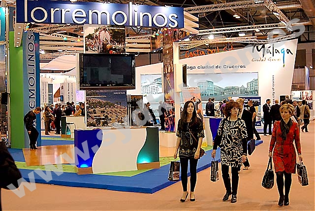 Årets turistmässa i Madrid Fitur är en tydlig spegling av krisen. För första gången någonsin sjunker antalet deltagare och utställare.