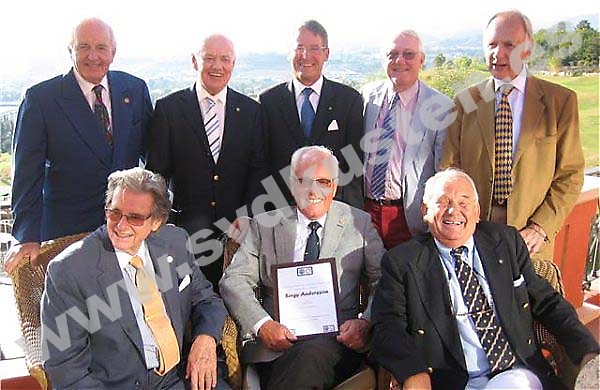 På bilden ses huvuddelen av Nordiska Rotarianers presidenter med initiativtagaren Sergy Andersson sittande i mitten. I november firade Rotary Costa del Sol sitt femårs jubileum.