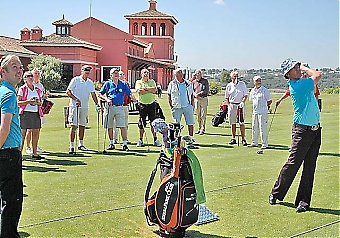 Golfproffset Peter Gustafsson hade uppvisning före tävlingen och var en av flera stjärnor som förgyllde finalevenemanget på La Reserva de Sotogrande Golf 7 april. 