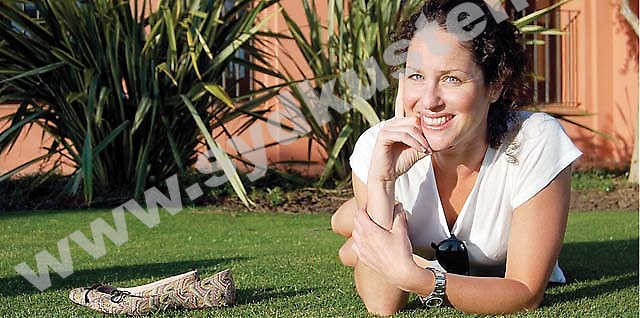 Sara Sommerfeld dök upp på finalen av Sydkusten Trophy som caddie till Peter Gustafsson och Sydkusten fick sig en pratstund med skådespelerskan, som senast var aktuell i Grease på Göta Lejon och i filmen göta Kanal 3.