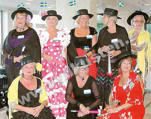 SWEA Marbellas styrelse tog emot de drygt hundra regionsbesökarna i vacker spansk skrud.