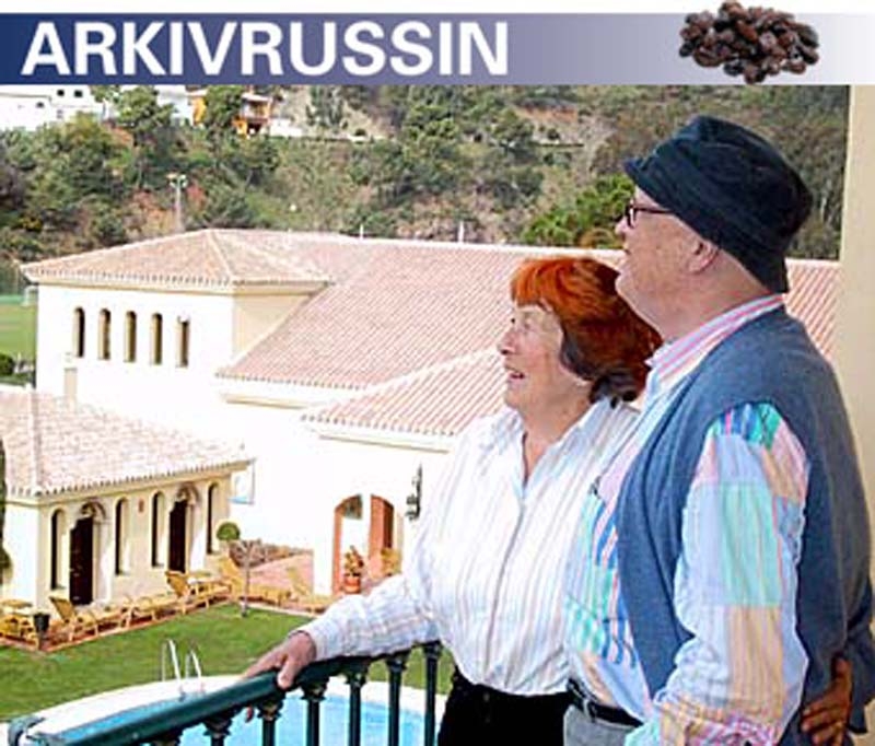 TAR DET LUGNARE NU  Povel och Susanna reser med ålderns rätt allt oftare tillsammans och tar det betydligt lugnare än tidigare. På Gran Hotel Benahavís tog de emot Sydkusten i sin svit.