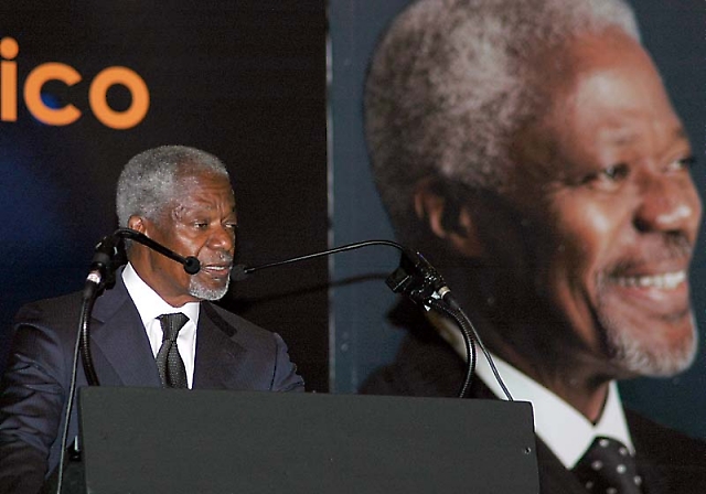 I våras fotograferade jag Kofi Annan i Marbella och den tidigare generalsekreteraren i FN deltar idag i den kontroversiella fredskonferensen i San Sebastián.