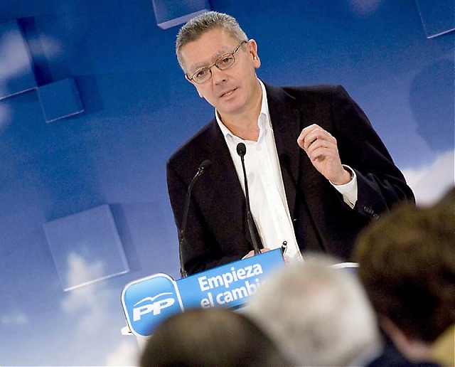 Justitieministern Alberto Ruiz Gallardón har presenterat ett helt batteri av reformer. Foto: PP