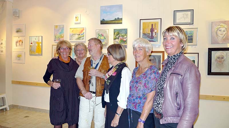 Det var vernissage 3 mars på den traditionella vårutställningen i AHN:s klubblokal i Fuengirola. Foto: Tage Skoog