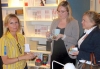 Besöket inkluderade kaffestund med bakverk och mingel, där butikens City Store Manager Carolina García fick svara på många frågor.