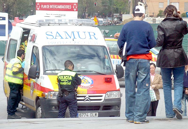 Det stora antalet misshandelsfall av kvinnor är ett svårt problem som inte kan stävjas enbart med polisiära och juridiska insatser.