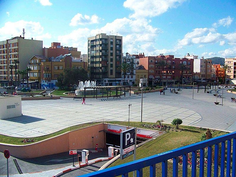 De misstänkta terroristerna hyrde ett radhus i La Línea de la Concepción, intill Gibraltar.