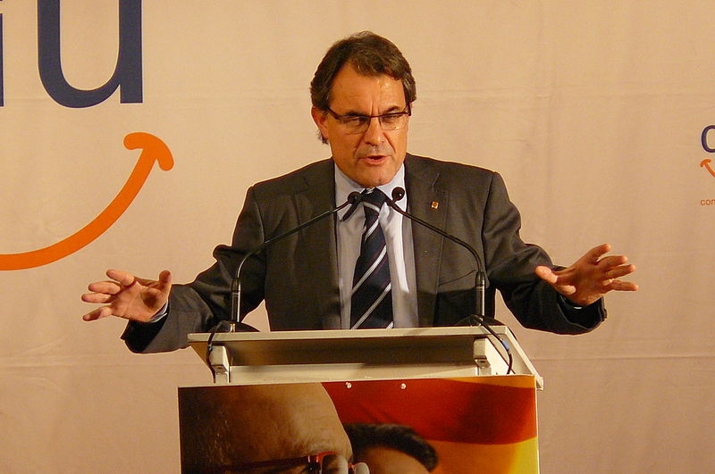 Den katalanske regionalpresidenten Artur Mas (CiU) vill inte ha några politiska villkor för den statliga hjälpen.