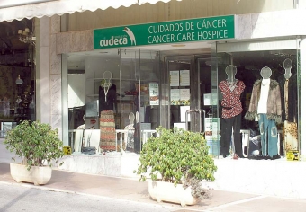 Cudeca har flera secondhand butiker på Costa del Sol, men hjälporganisationen dras med stora förluster.