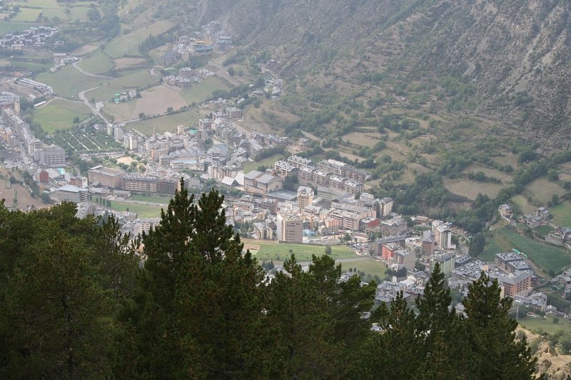 Andorra är bara ett av sammanlagt 13 skatteparadis som uppges ha brukats de senaste nio åren av Jordi Puyols äldste son, Jordi Puyol Ferrusola.