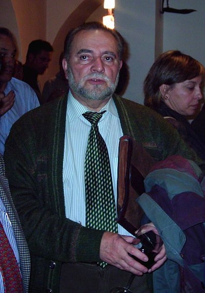 Tidigare vänsterledaren Julio Anguita menar att Spanien mycket väl kan låta bli att betala sin statsskuld.