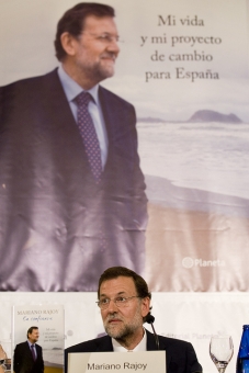 Rajoys tro på befolkningen verkar större än omvänt.